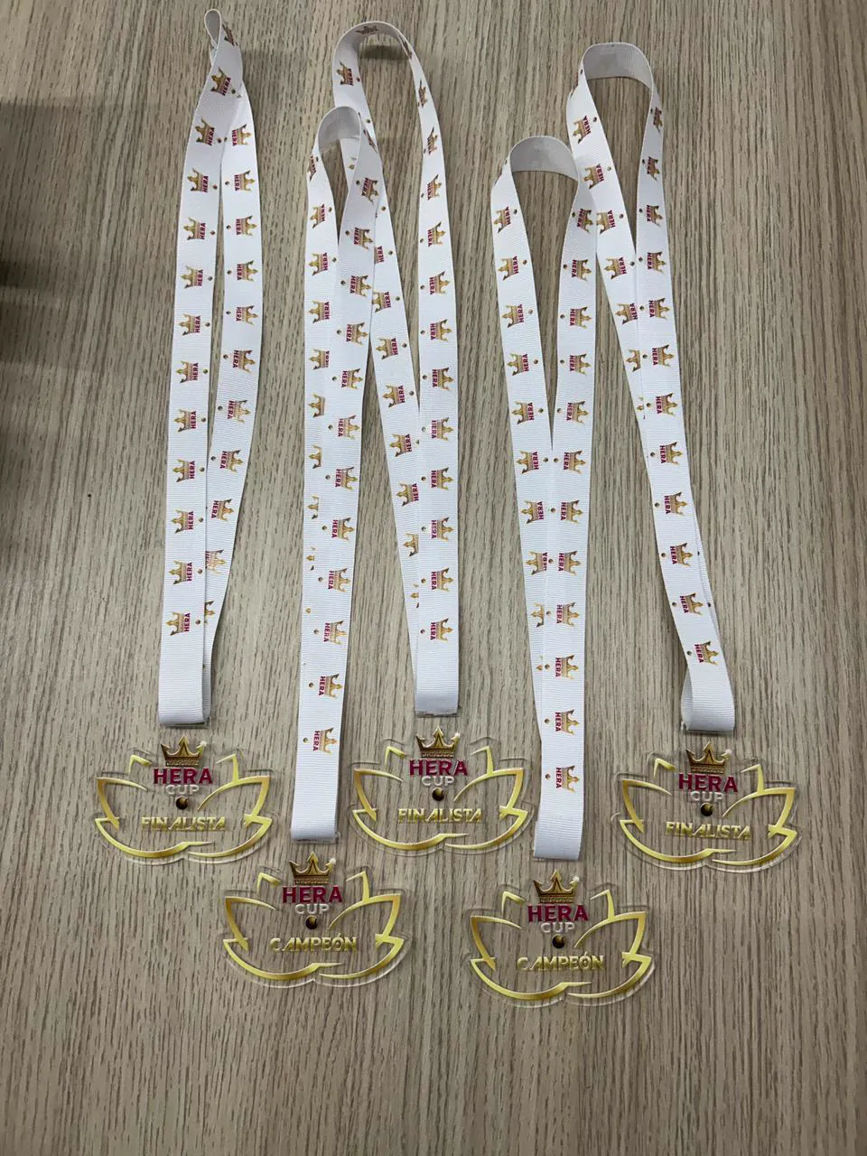 HERA — Medallas con cinta sublimada